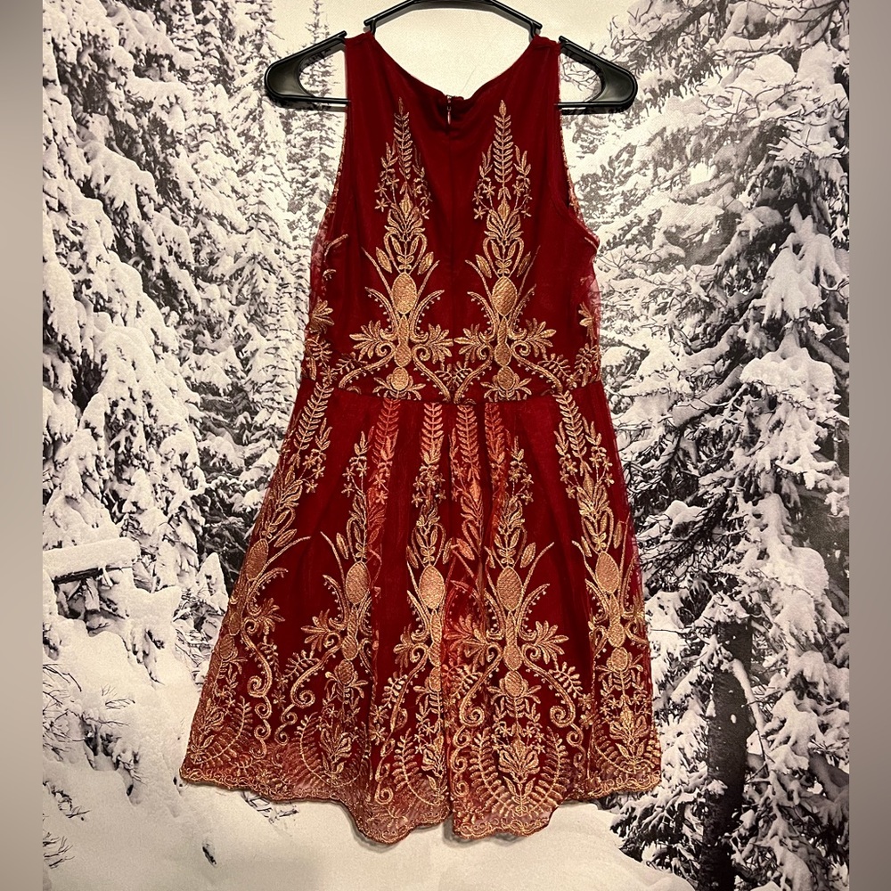 Stunning Altar’d State Formal Red and Gold Stitched V-Neck Dress - Picture 6 of 10